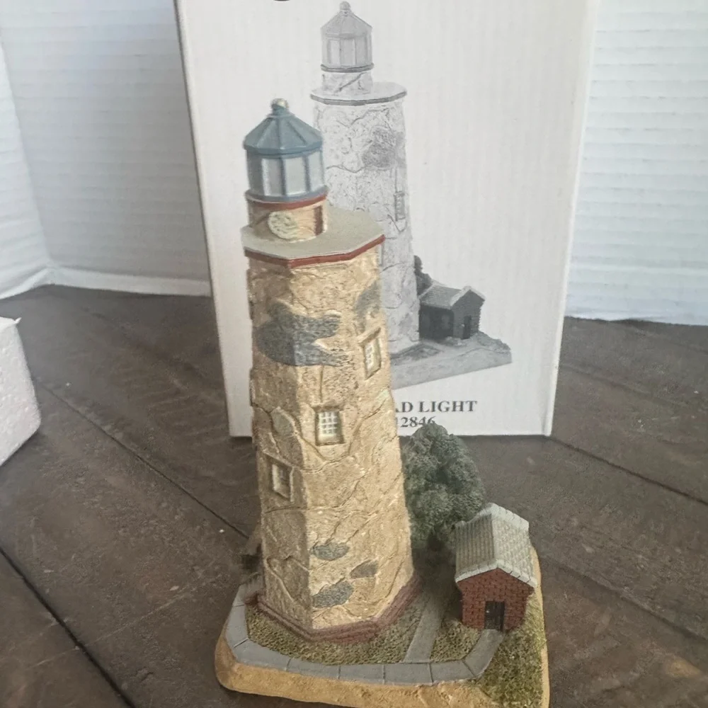 Lefton Lighthouse Figurine - Tan and Green